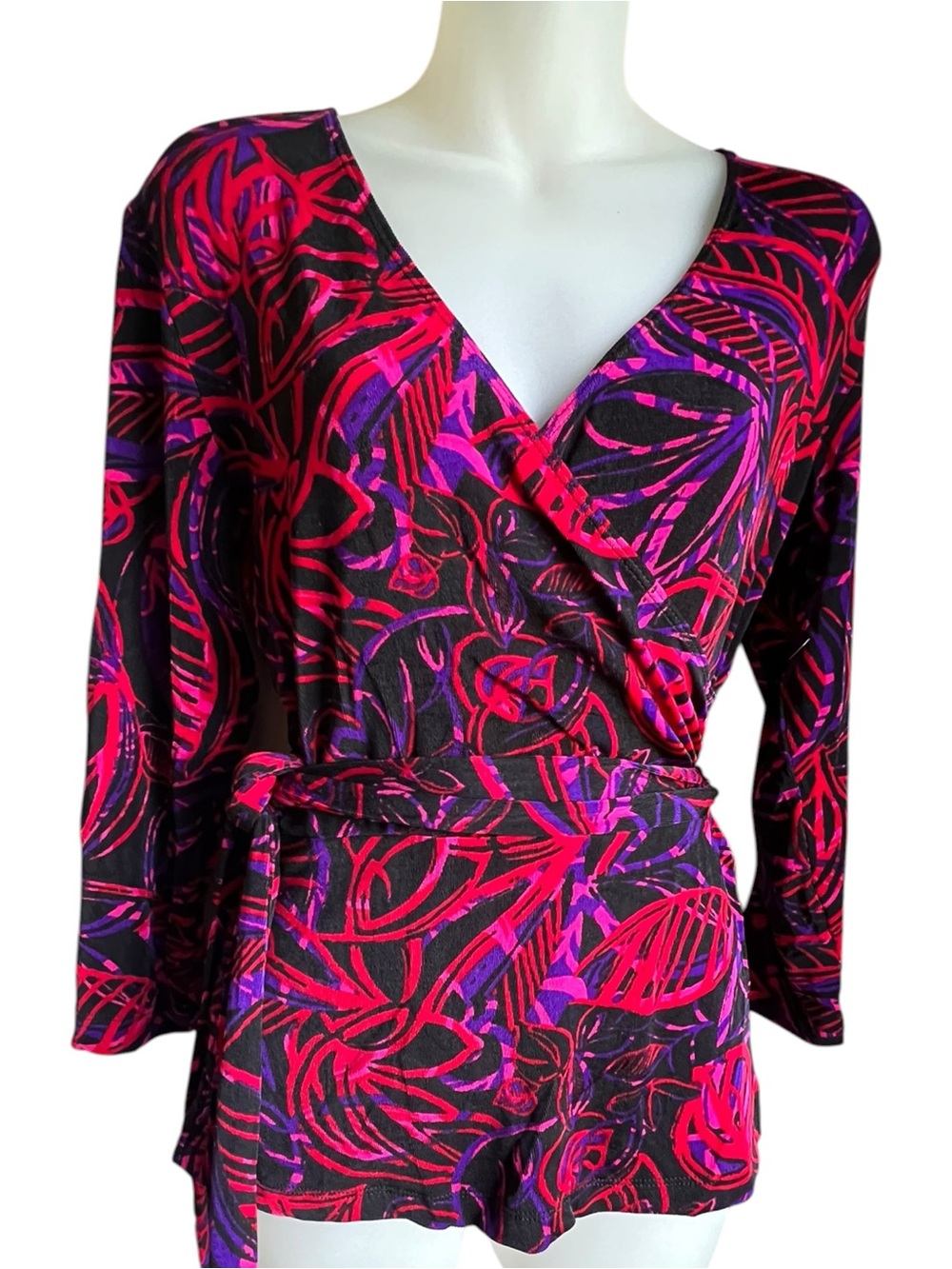 Chico's Travelers Sz 0/Small Black Pink Abstract Slinky Knit Wrap Top Resortwear
